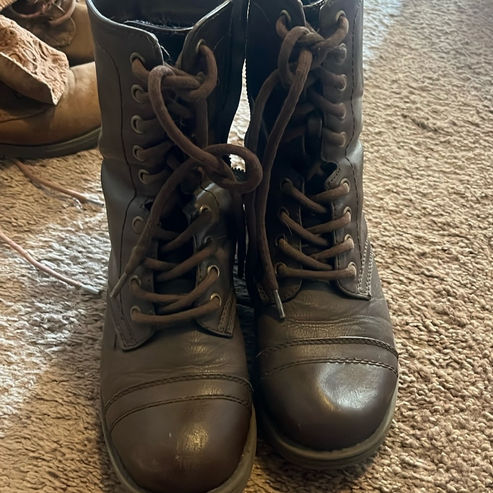 Brown Lace up Boots